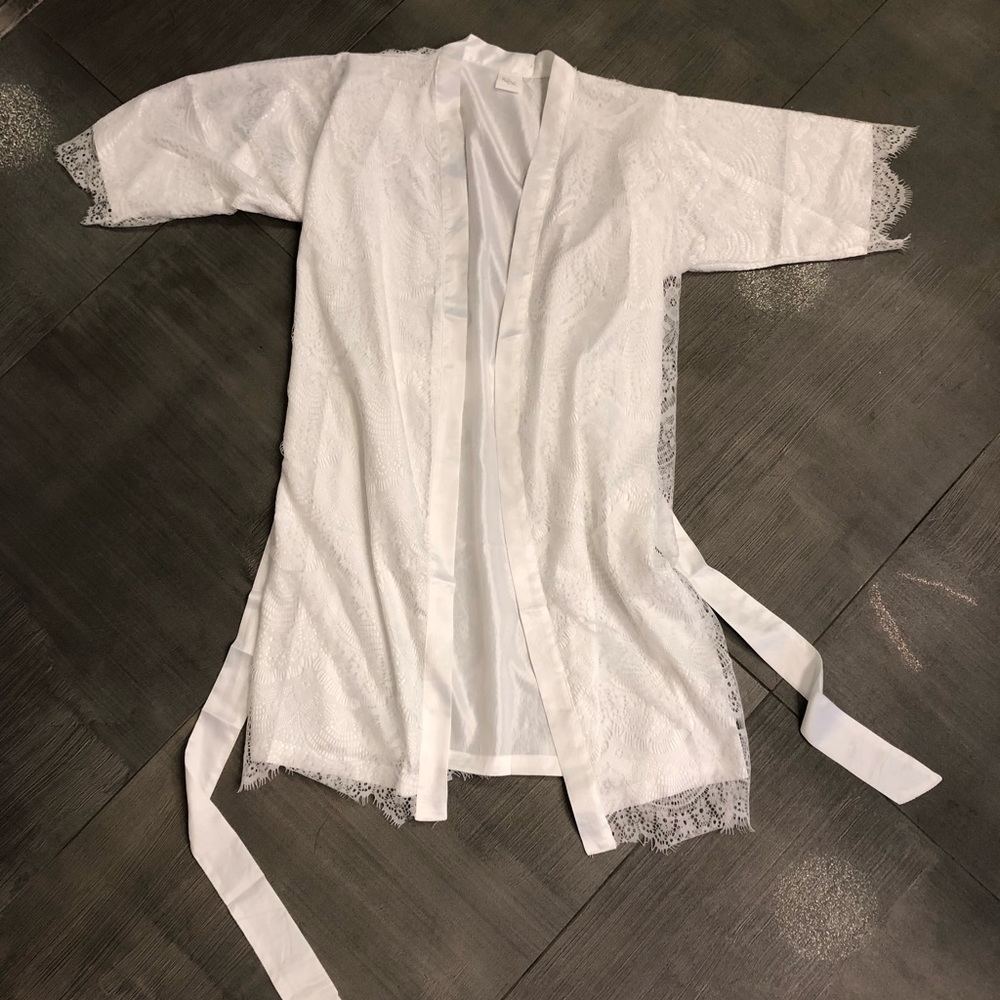 White Lace Bridal Robe - Picture 3 of 4